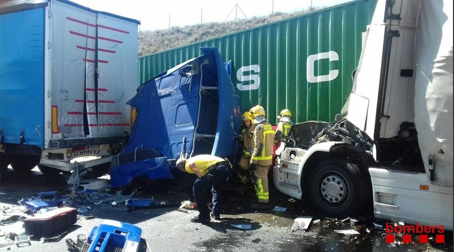 Un mort a l’A-2 a Jorba en un xoc a la cua d’un altre accident