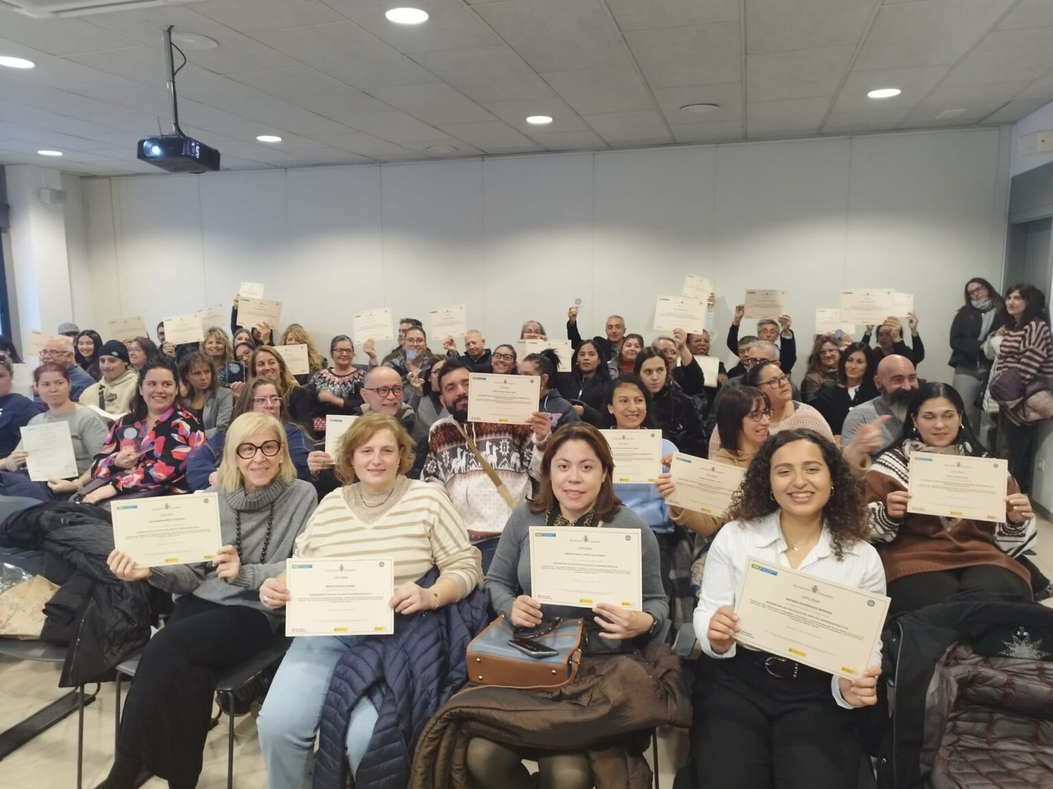 L’Ajuntament d’Igualada tanca la formació professionalitzadora del 2025 amb 67 alumnes titulats