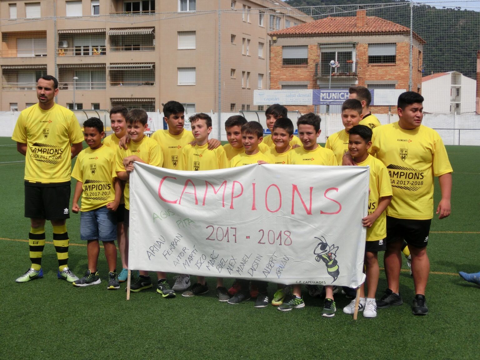 L’aleví del CF Capellades, campió de lliga
