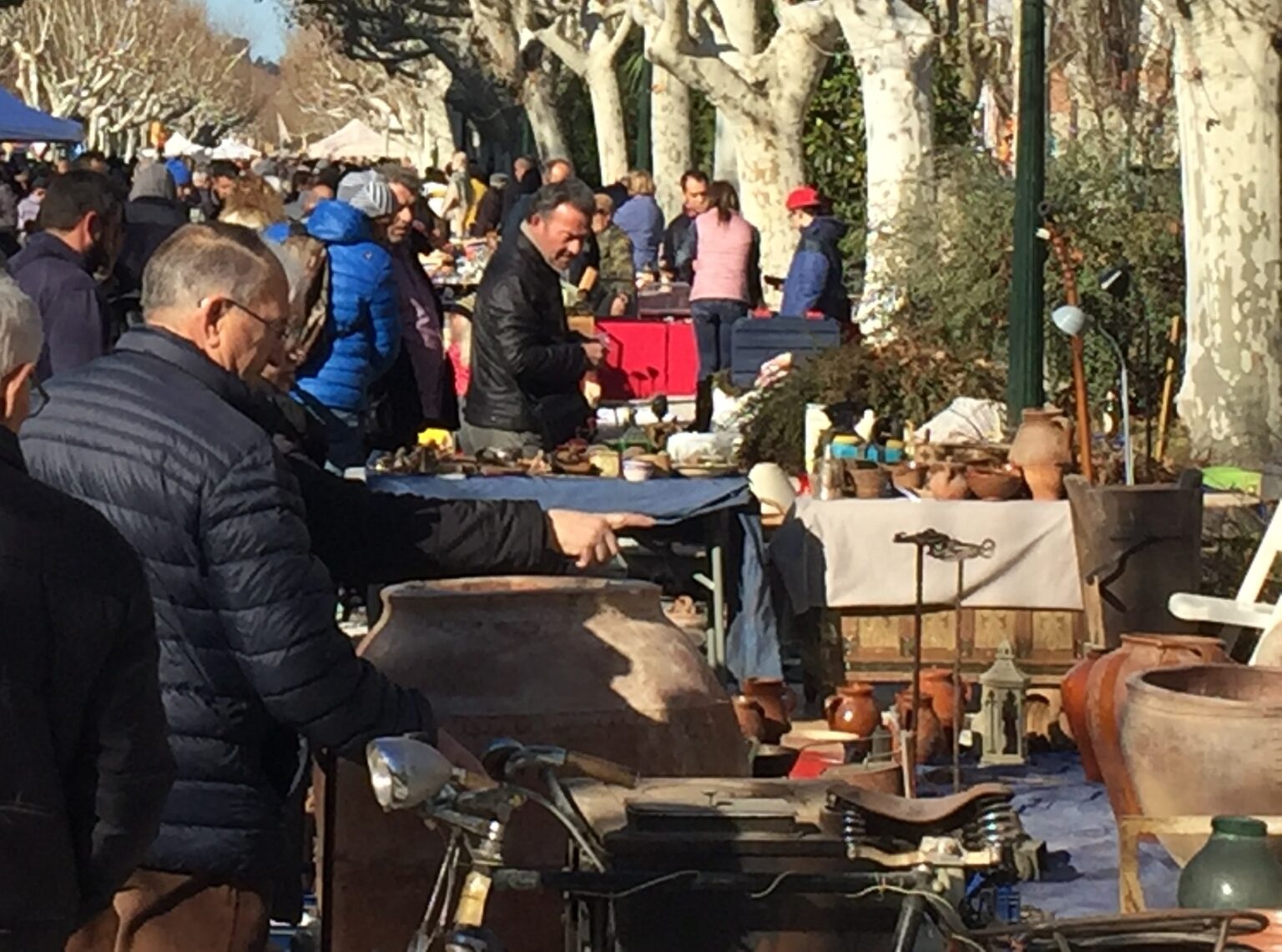El Mercat d’Antiguitats d’Igualada aplega per primer cop més de 150 parades