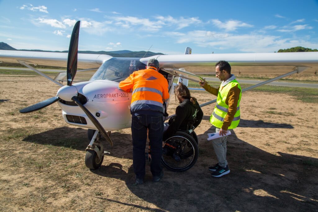 La sisena Jornada d’Aviació Adaptada apropa el plaer de volar a 130 persones amb discapacitat