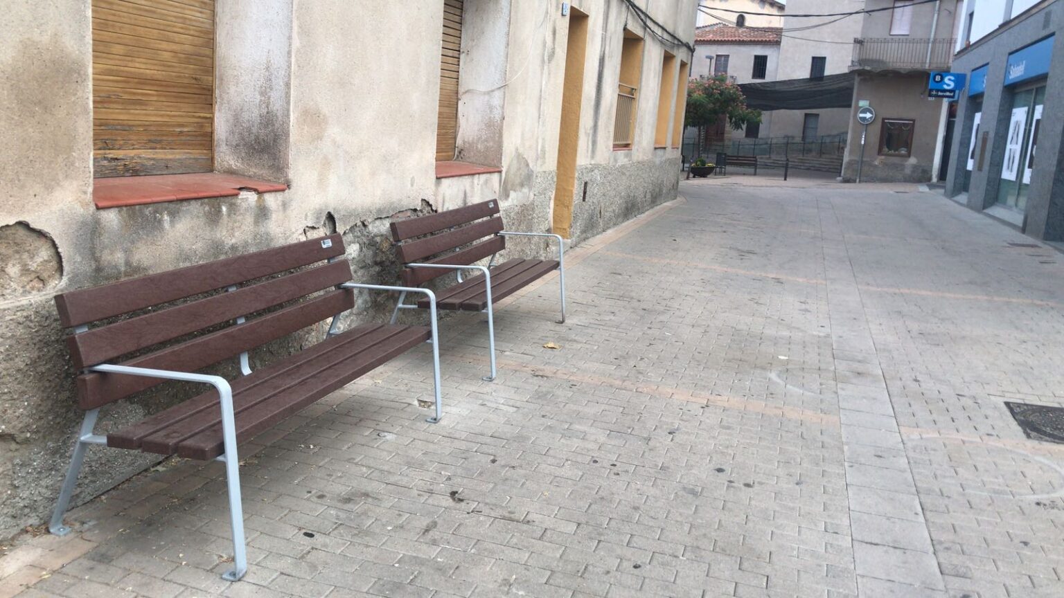 Vallbona d’Anoia tindrà bancs de plàstic reciclat