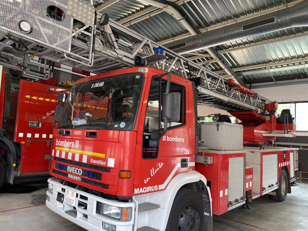 Cinc ferits menys greus en l’incendi a la cuina d’un pis a Calaf