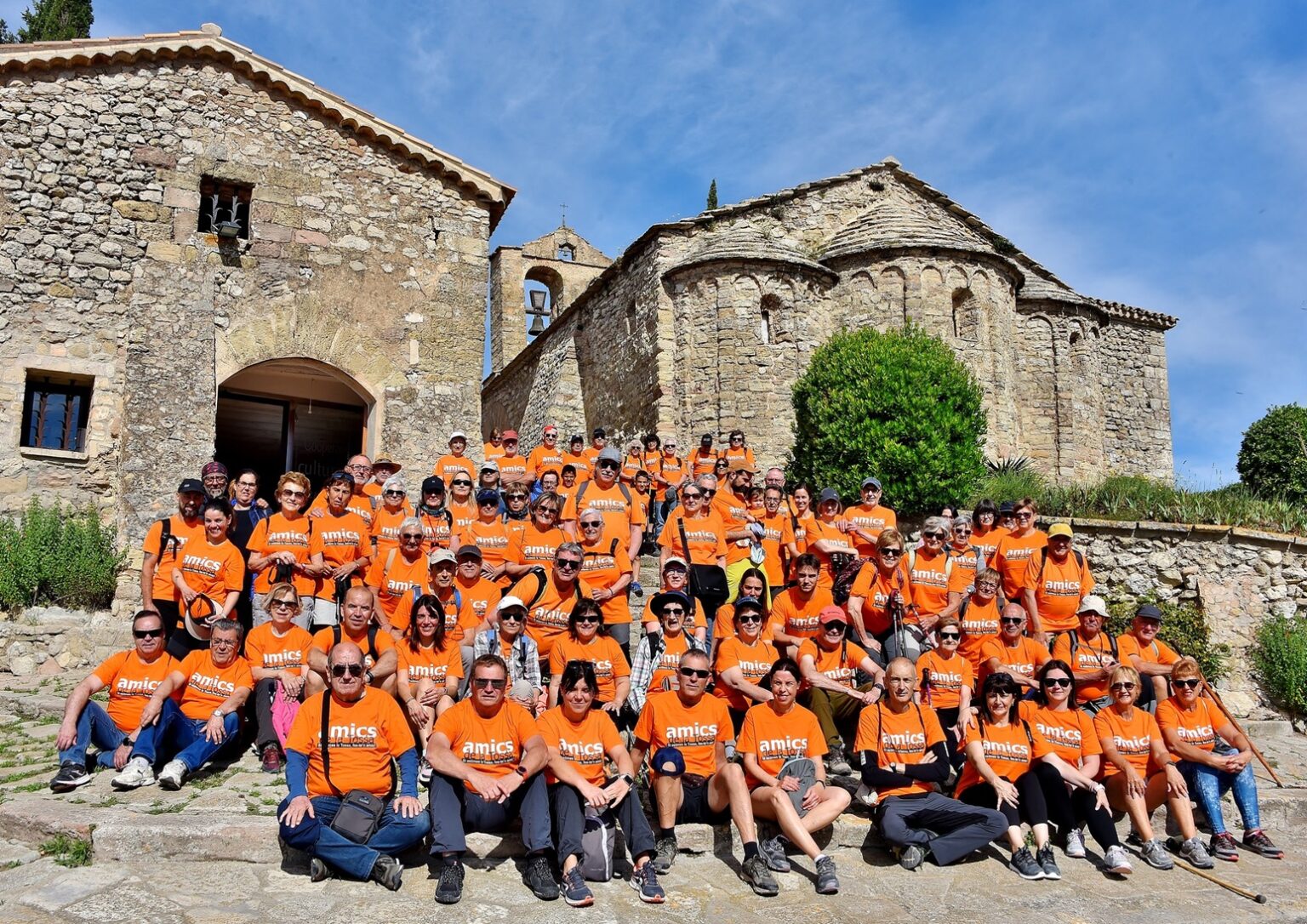 La primera caminada ‘Amics de la Tossa’ aplega més d’un centenar de participants