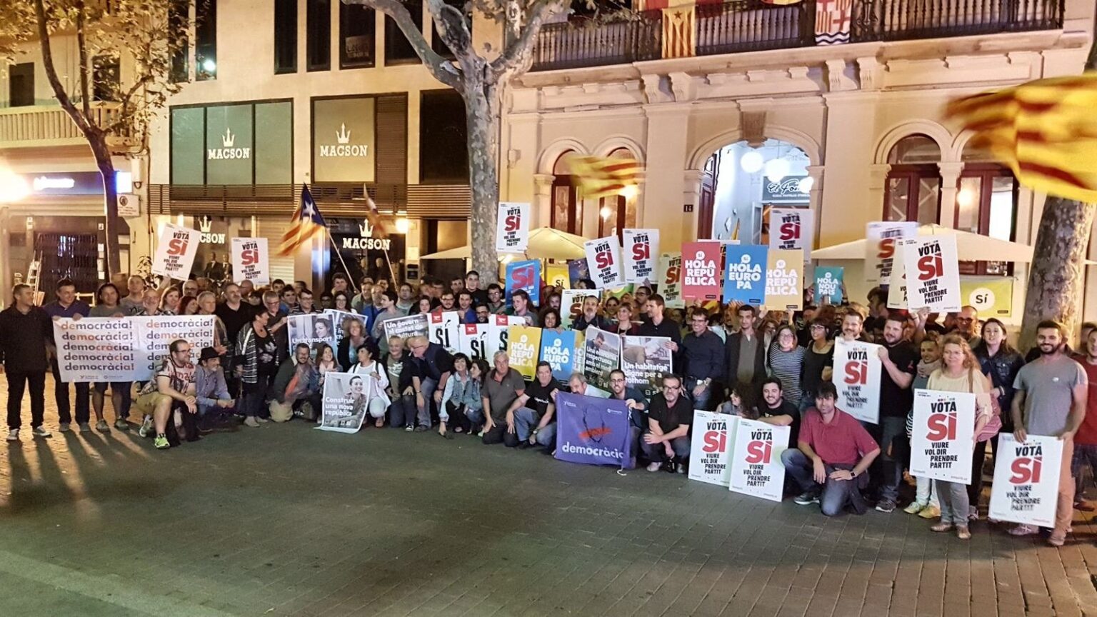 Identificacions i requisa de material de la campanya pel referèndum a Masquefa