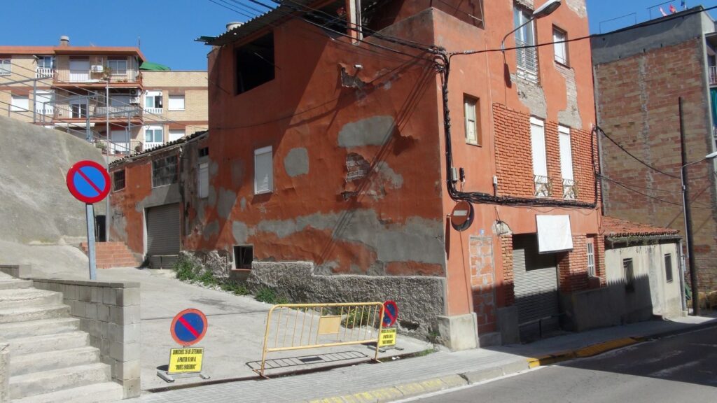 A punt les obres per perllongar el carrer Sant Jaume de Montbui