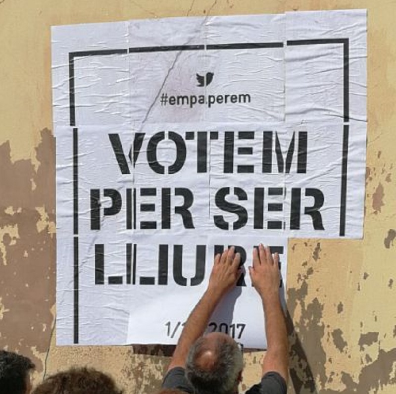 Veïns de Vilanova del Camí, multats per enganxar cartells de l’1-O