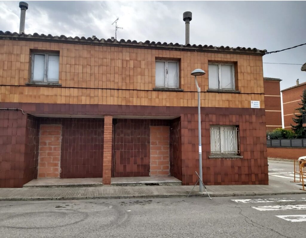 Calaf adjudica en règim de masoveria una casa dels mestres i obre convocatòria a veïns d’altres municipis