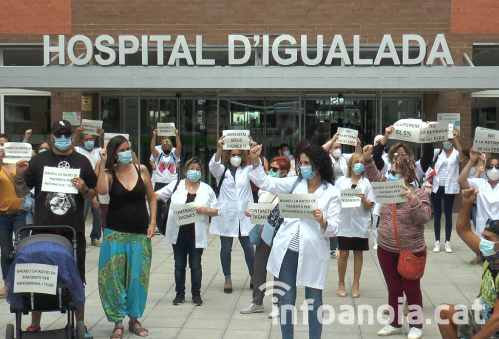 Professionals de l’Hospital d’Igualada es concentren per reclamar millores laborals
