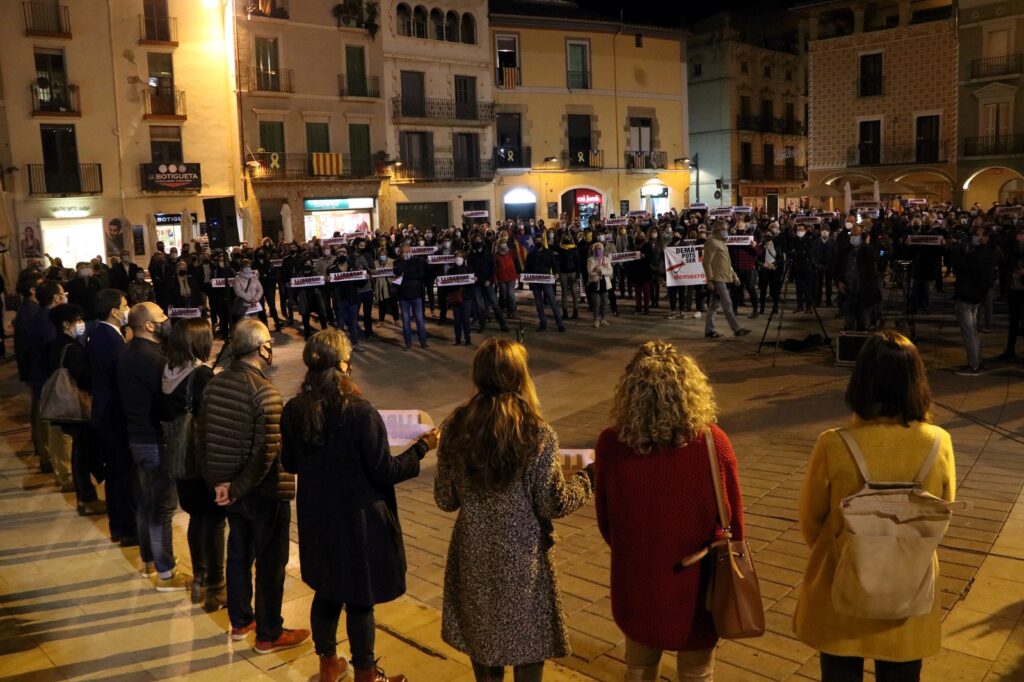 Clam a Igualada per denunciar l’operació policial contra empresaris vinculats al procés
