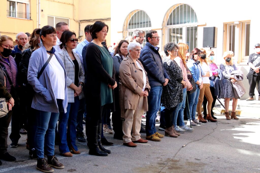 Concentració a Vilanova del Camí per rebutjar la mort d’una veïna a mans de la seva parella