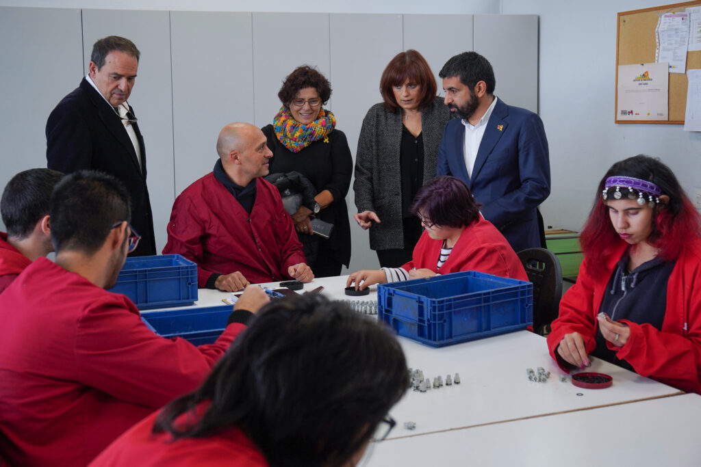 El conseller Chakir El Homrani visita Igualada