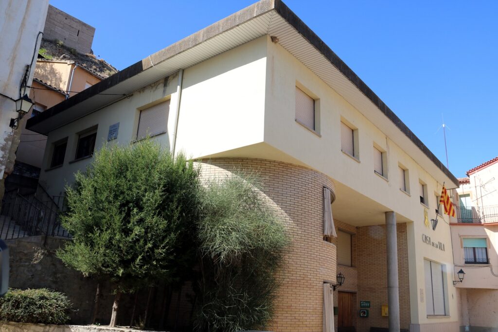 L’escola de Castellfollit de Riubregós inicia el curs amb incertesa sobre el seu futur