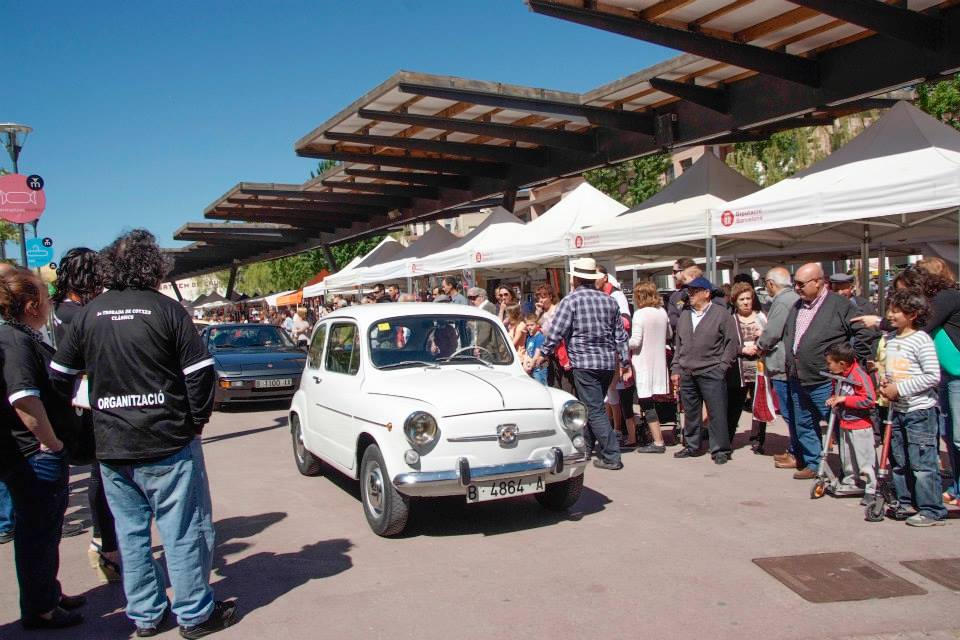Montbui celebra una nova Fira de la Multicultura recuperant la desfilada dels comerços