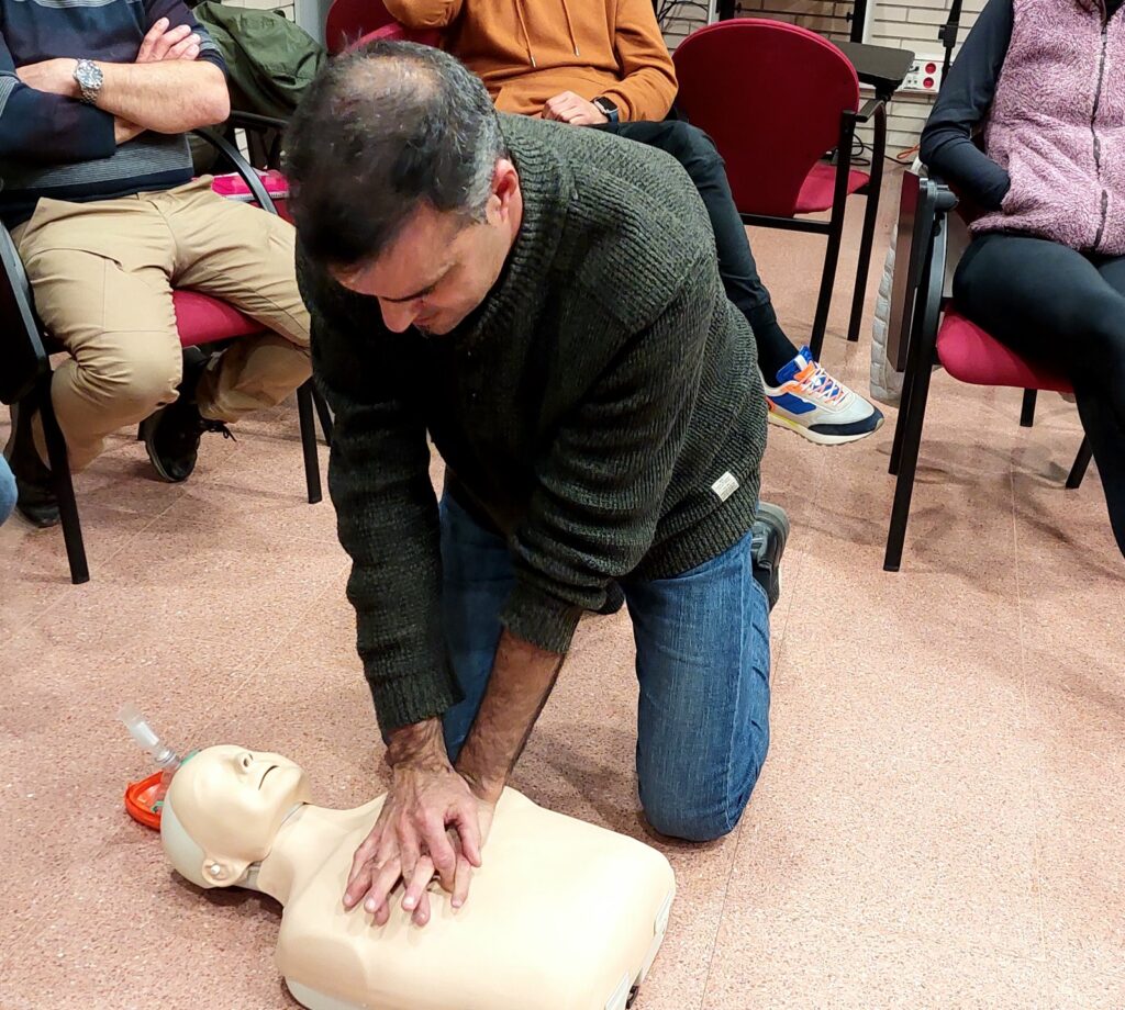 El Consorci Sanitari de l’Anoia forma una quarantena d’agents de la Policia Local d’Igualada en Suport Vital Bàsic i DEA
