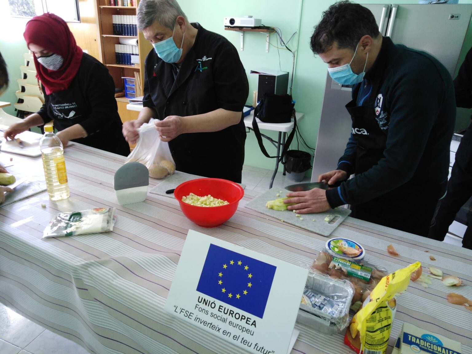 Finalitza el curs d’auxiliar de cuina de Càritas