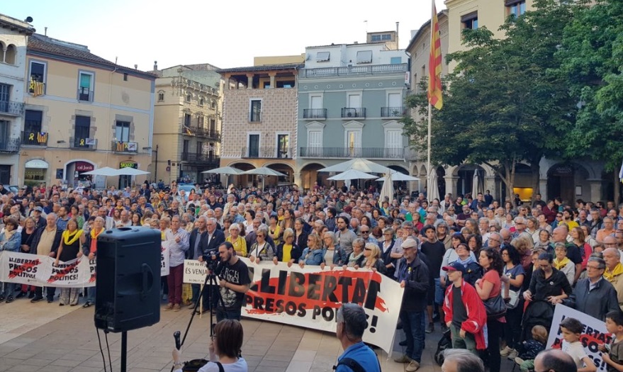 Igualada torna al carrer en el final del judici a l’1-O