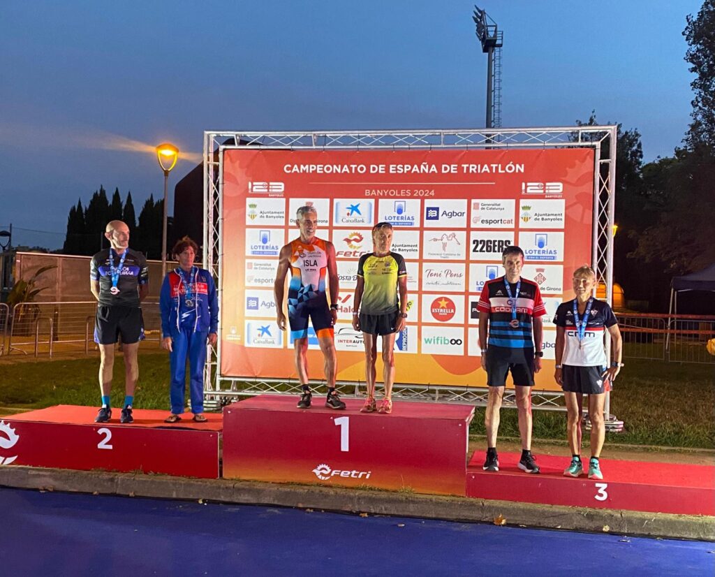 Assumpta Castelltort i Hèctor Colom (CAI Triatló), campions d’Espanya de triatló