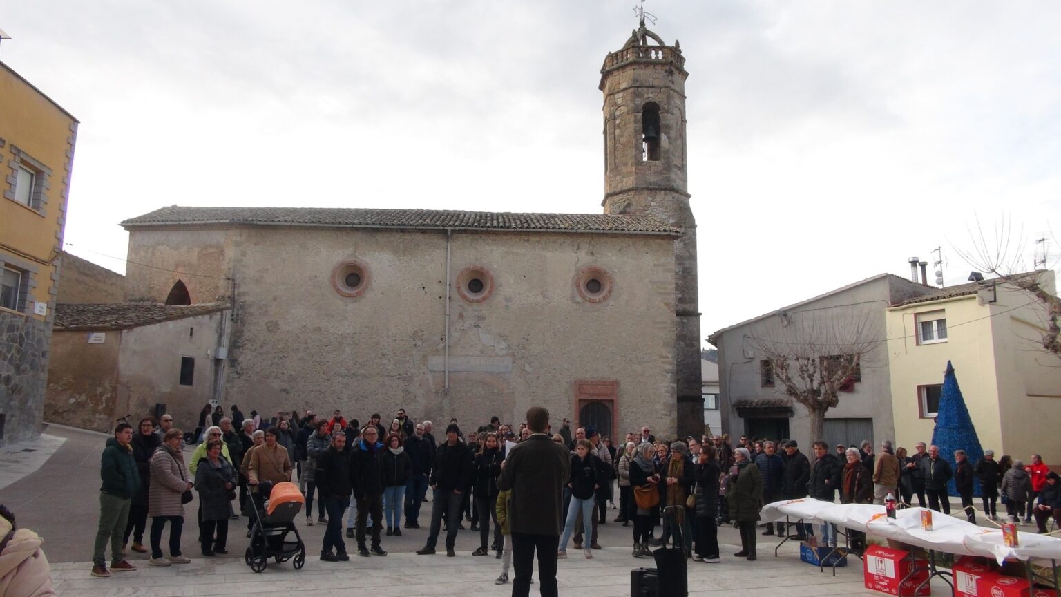 Montbui inaugura la reforma de la plaça i el carrer Major del nucli antic