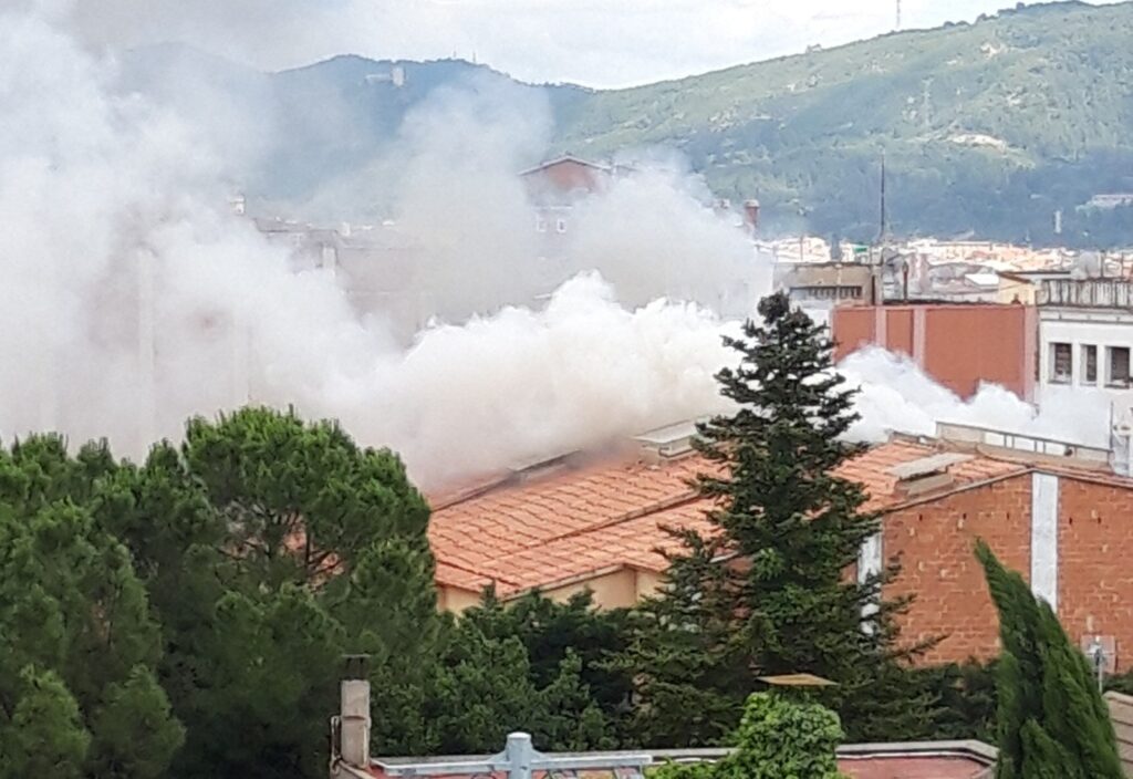 Un ferit amb cremades lleus en l’incendi d’un pis a Igualada