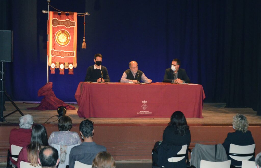 La coral poblatana La Lira presenta el llibre del seu centenari