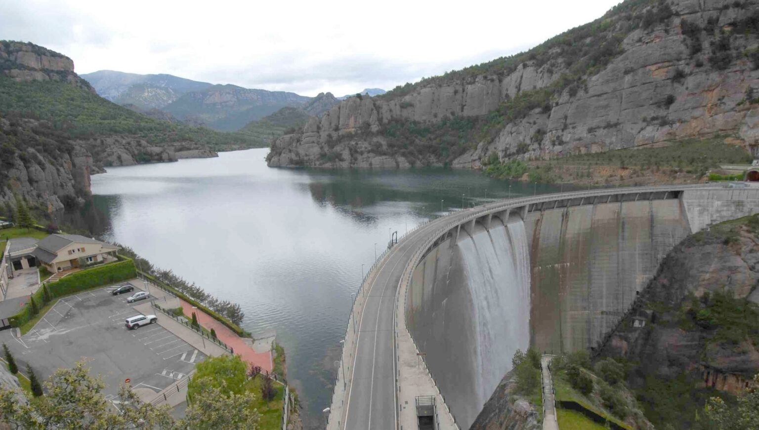 L’aigua de l’embassament de la Llosa del Cavall arriba a l’Anoia