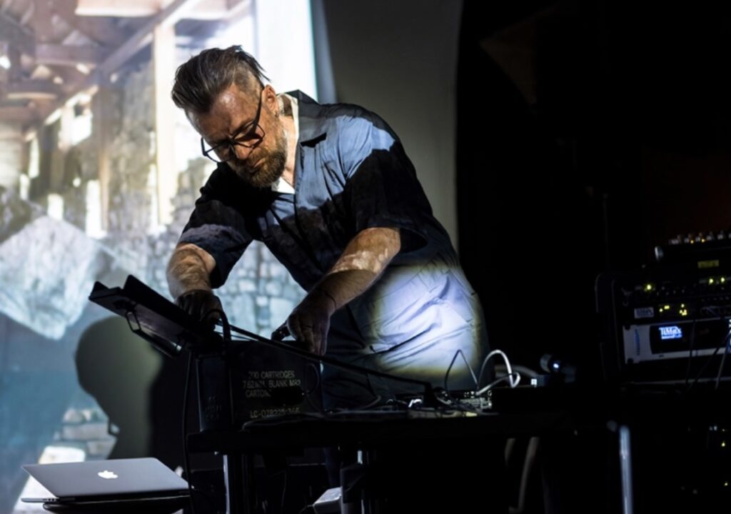 L’arquitecte norueg Gisle Nataas, portarà la performance sonora “Seccions/4” al Cementiri Nou d’Igualada