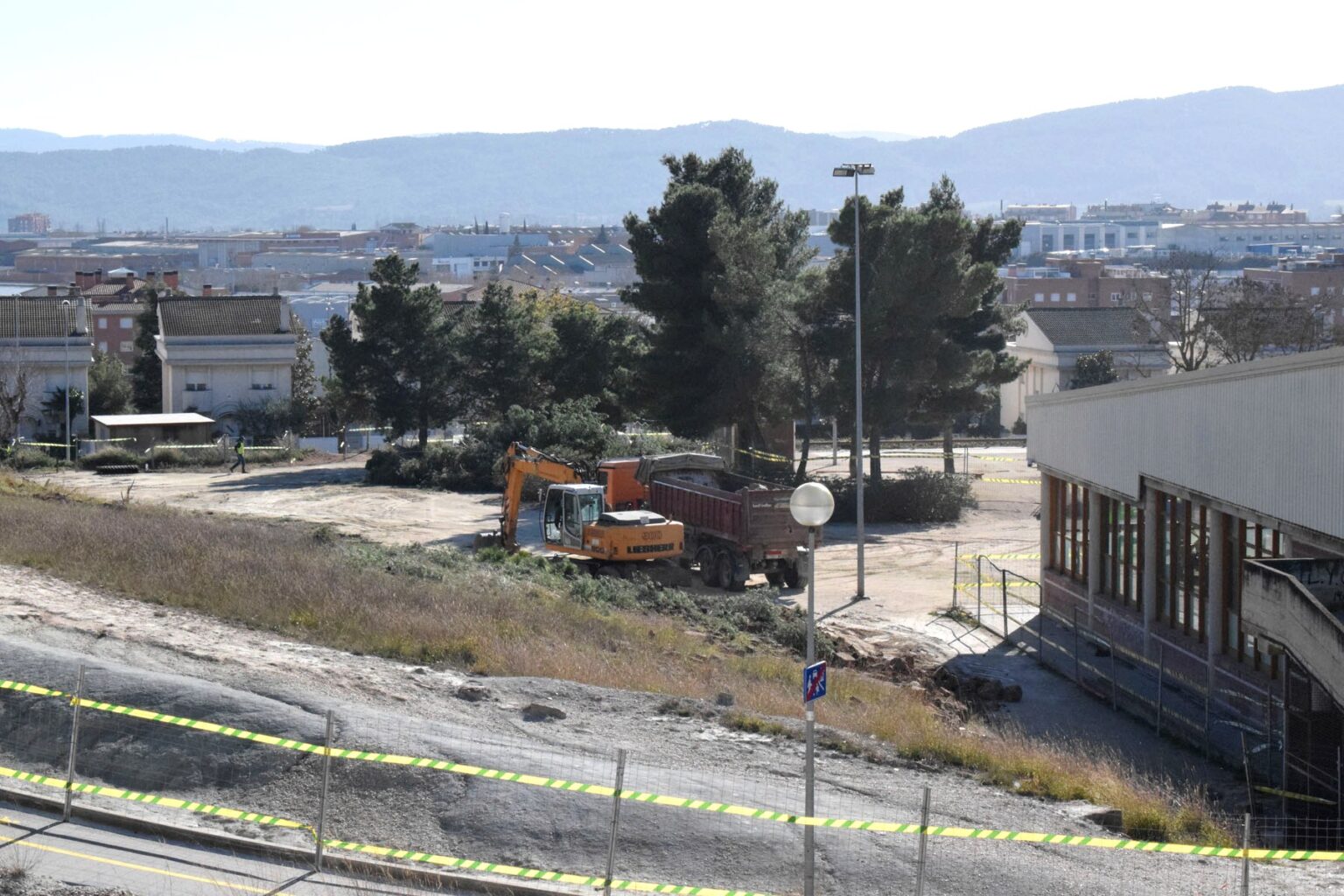 Arrenquen les obres del nou aparcament de la piscina de Les Comes