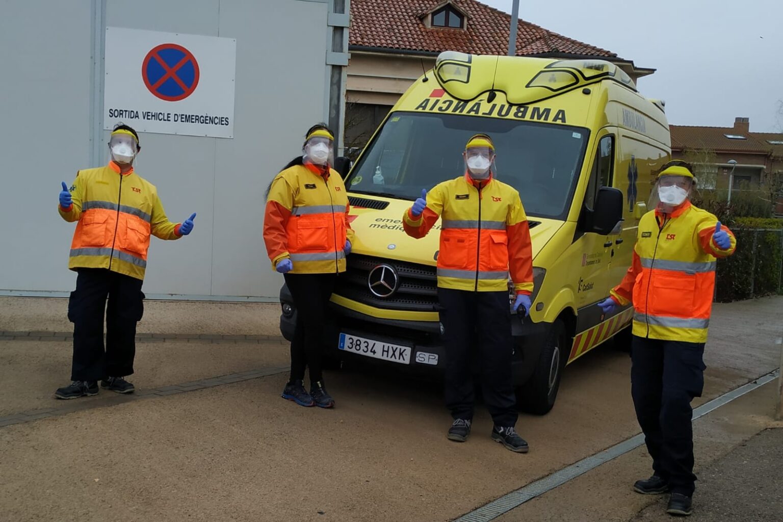 Calaf reparteix un miler de mascaretes i pantalles de protecció