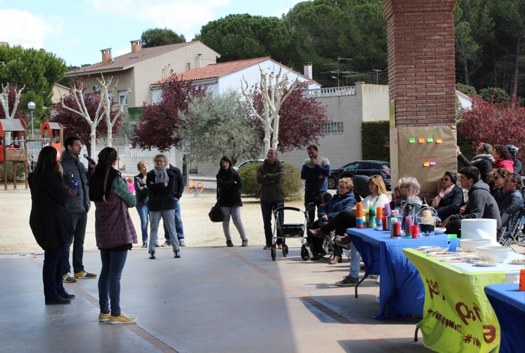 Participa #volemunapoblamillor presenta la seva candidatura en una assemblea