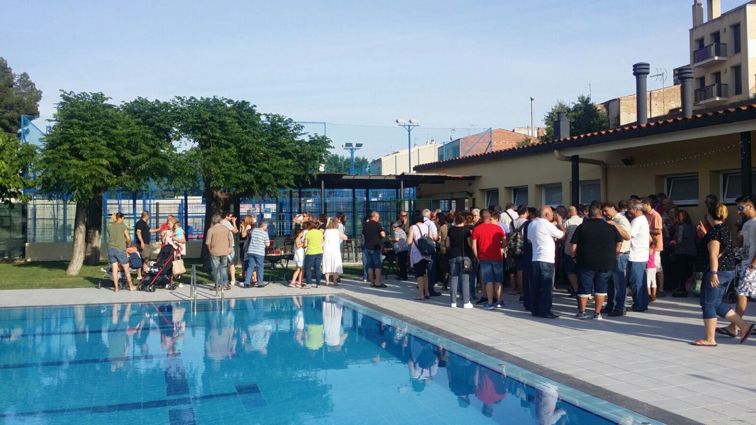 Masquefa estrena la renovada piscina de l’Alzinar