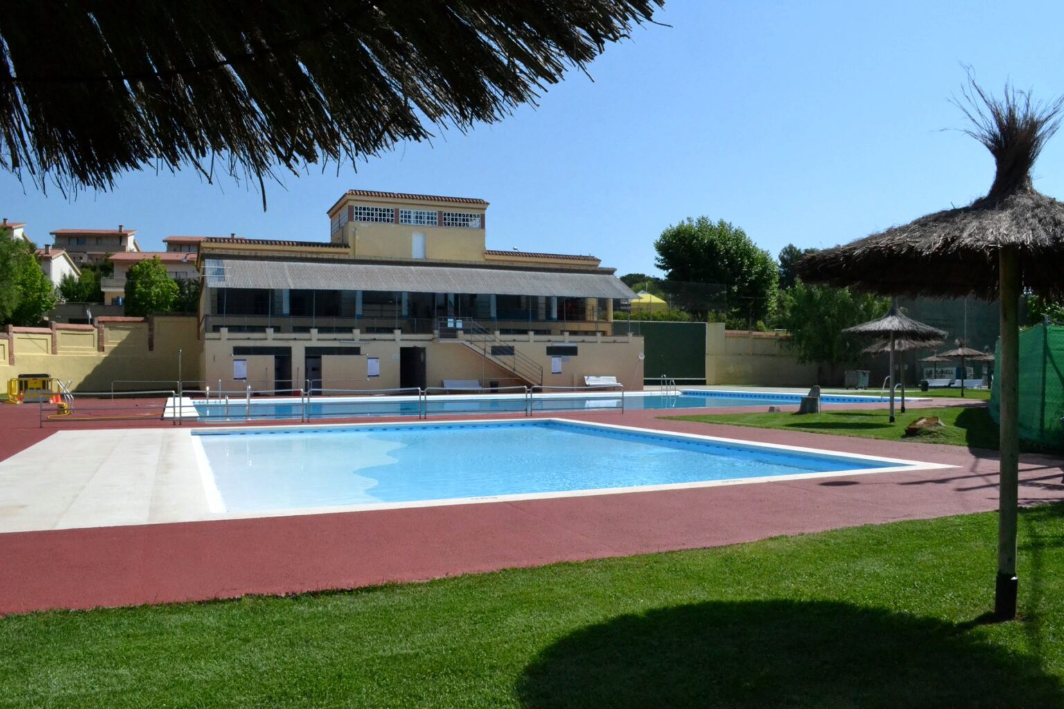 Piscines de l’Anoia conviden a mullar-se per l’esclerosi múltiple