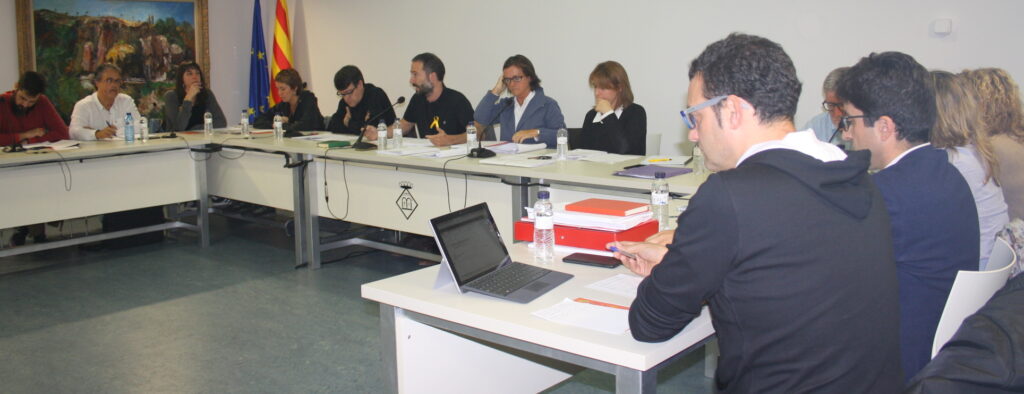 El Ple de Capellades exigeix la llibertat dels presidents d’ANC i Òmnium i vota contra l’article 155