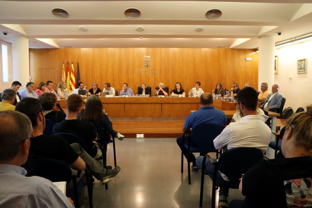 El ple de Piera aprova una moció en defensa de la convivència al municipi i en contra dels «discursos d’odi»