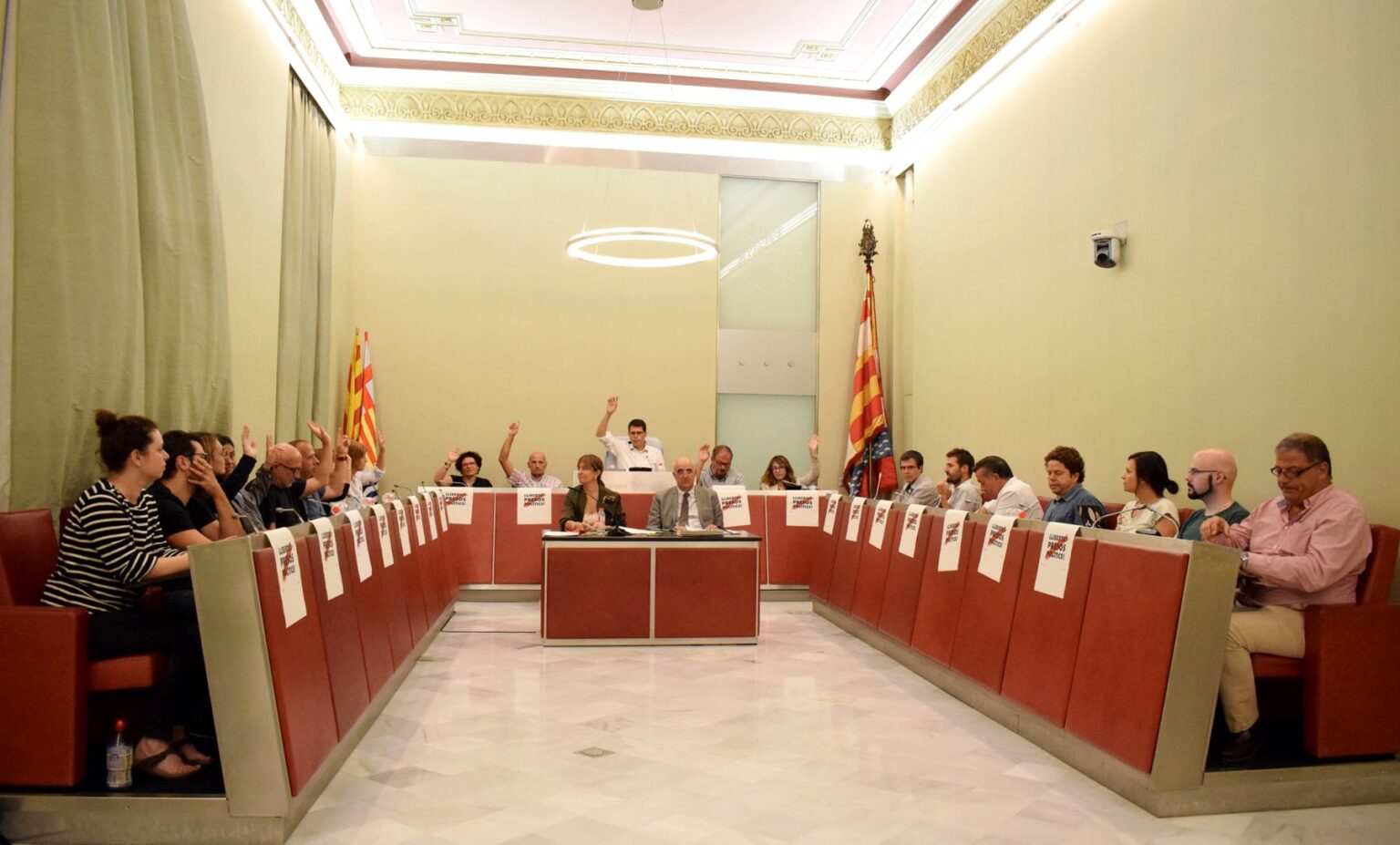 El govern de Marc Castells es queda sol aprovant els comptes pel 2019