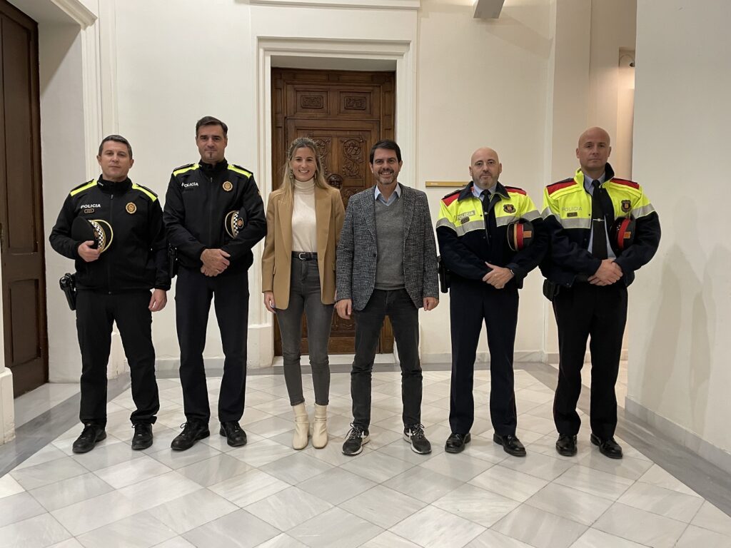 Mossos i Policia Local patrullaran a peu pels eixos comercials d’Igualada durant la campanya de Nadal