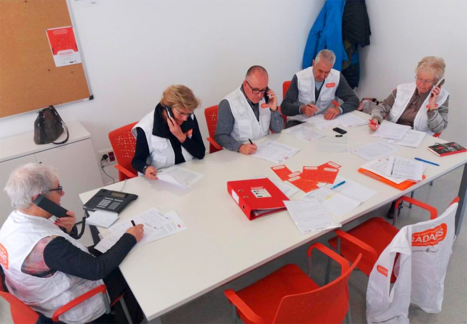 Igualada fa un seguiment telefònic a les persones grans que viuen soles