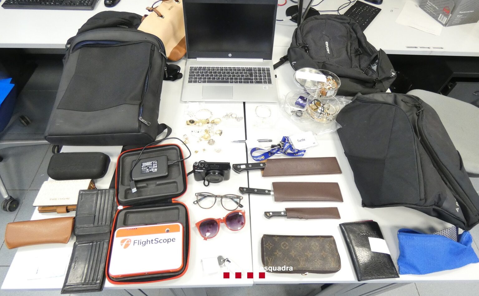 Desarticulen un grup criminal acusat de robatoris a l’interior de vehicles al Bruc i Castellolí
