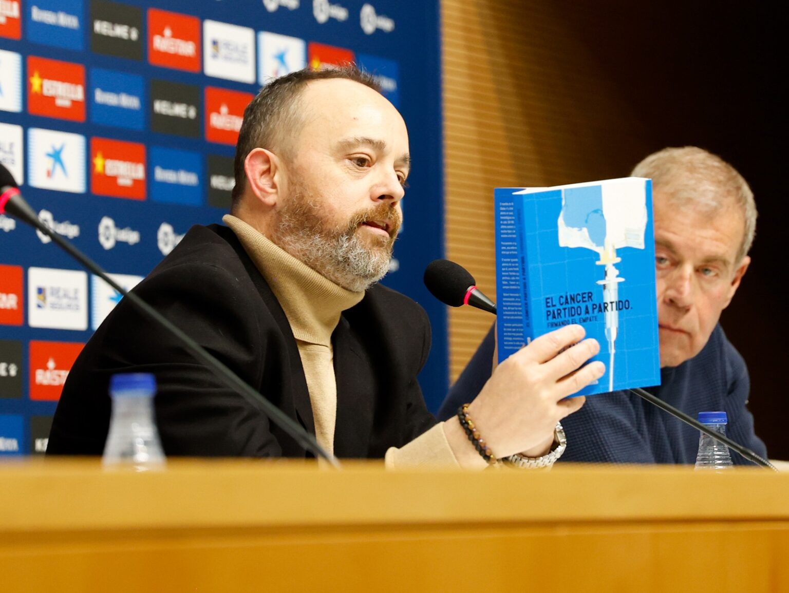 Presentació a Igualada de “El cáncer partido a partido, firmando el empate”