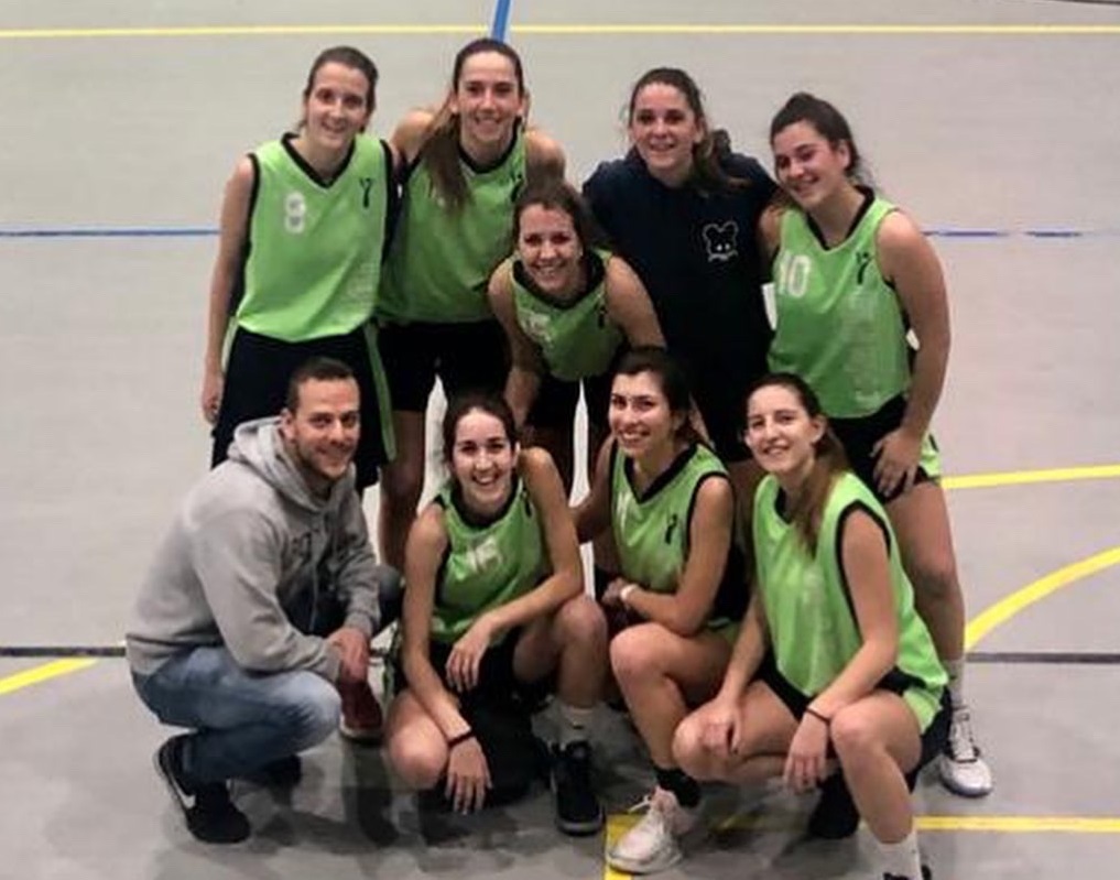 El sènior femení de l’Escola Pia, a una victòria de poder lluitar per l’ascens