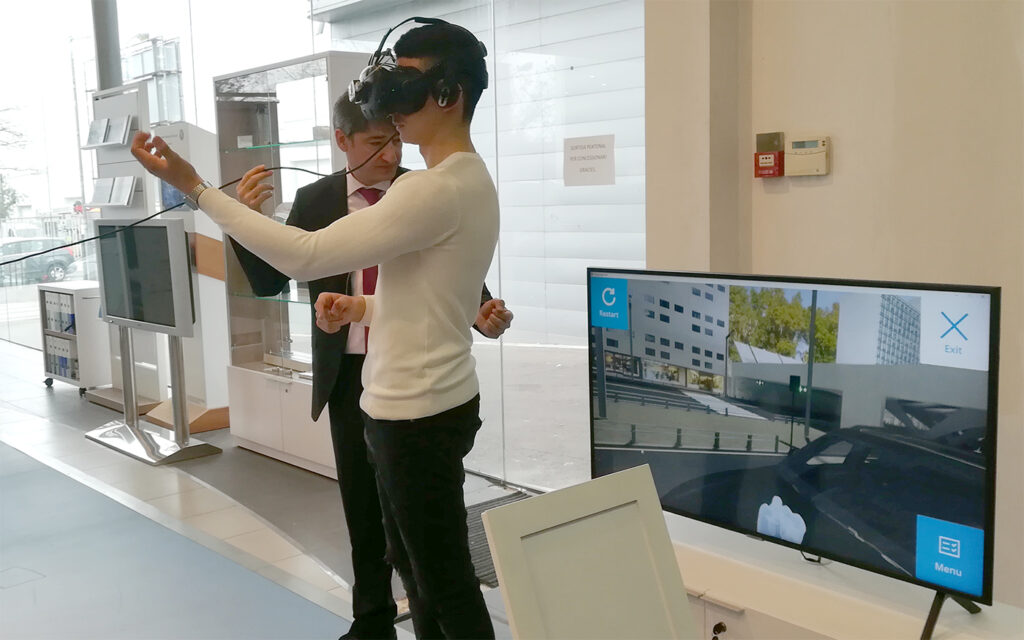 Alumnes del Milà i Fontanals experimenten amb la realitat virtual a Servisimó