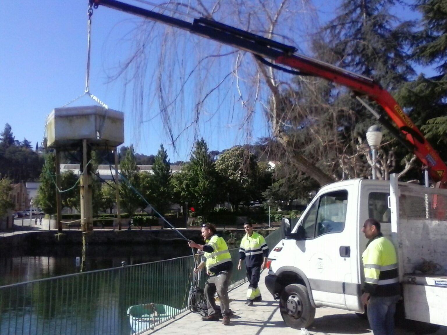 Capellades repara el sortidor de la Bassa