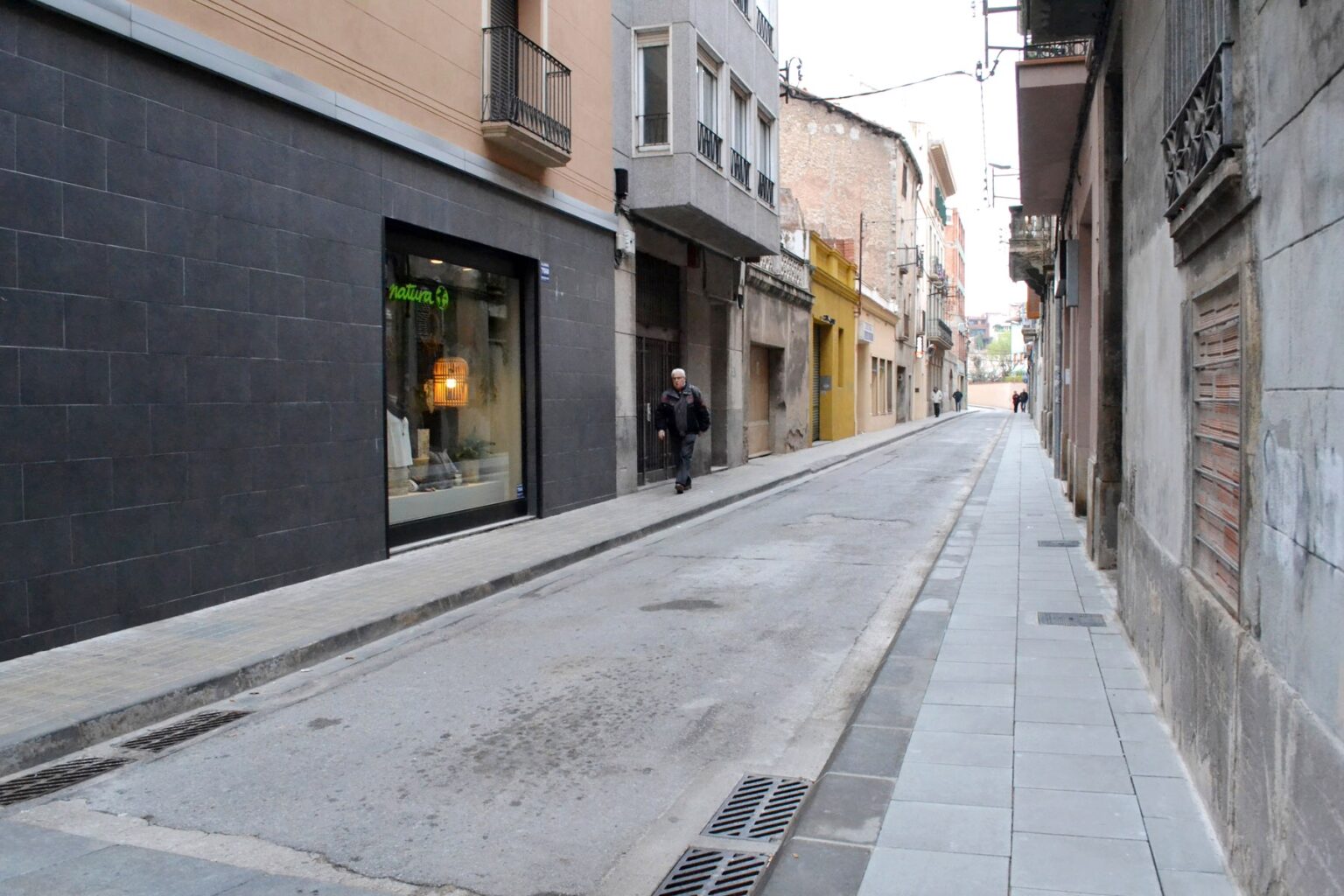 Finalitzen les obres d’ampliació de voreres als carrers Sant Josep i Sant Carles d’Igualada