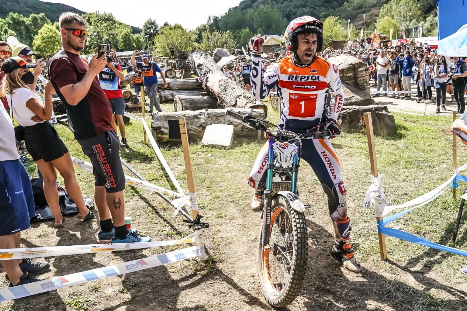Toni Bou, a només un punt del seu 15è Mundial de Trial a l’aire lliure