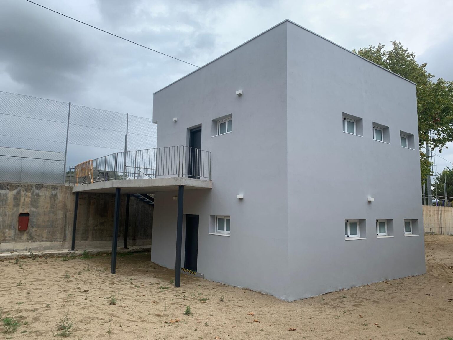 Vilanova del Camí licita les obres per acabar els vestidors de Can Titó i el camí escolar
