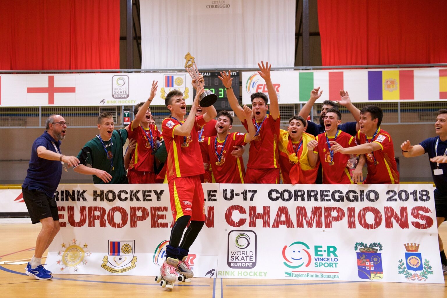 La selecció espanyola sub-17 d’hoquei, campiona d’Europa amb tres igualadins a les seves files