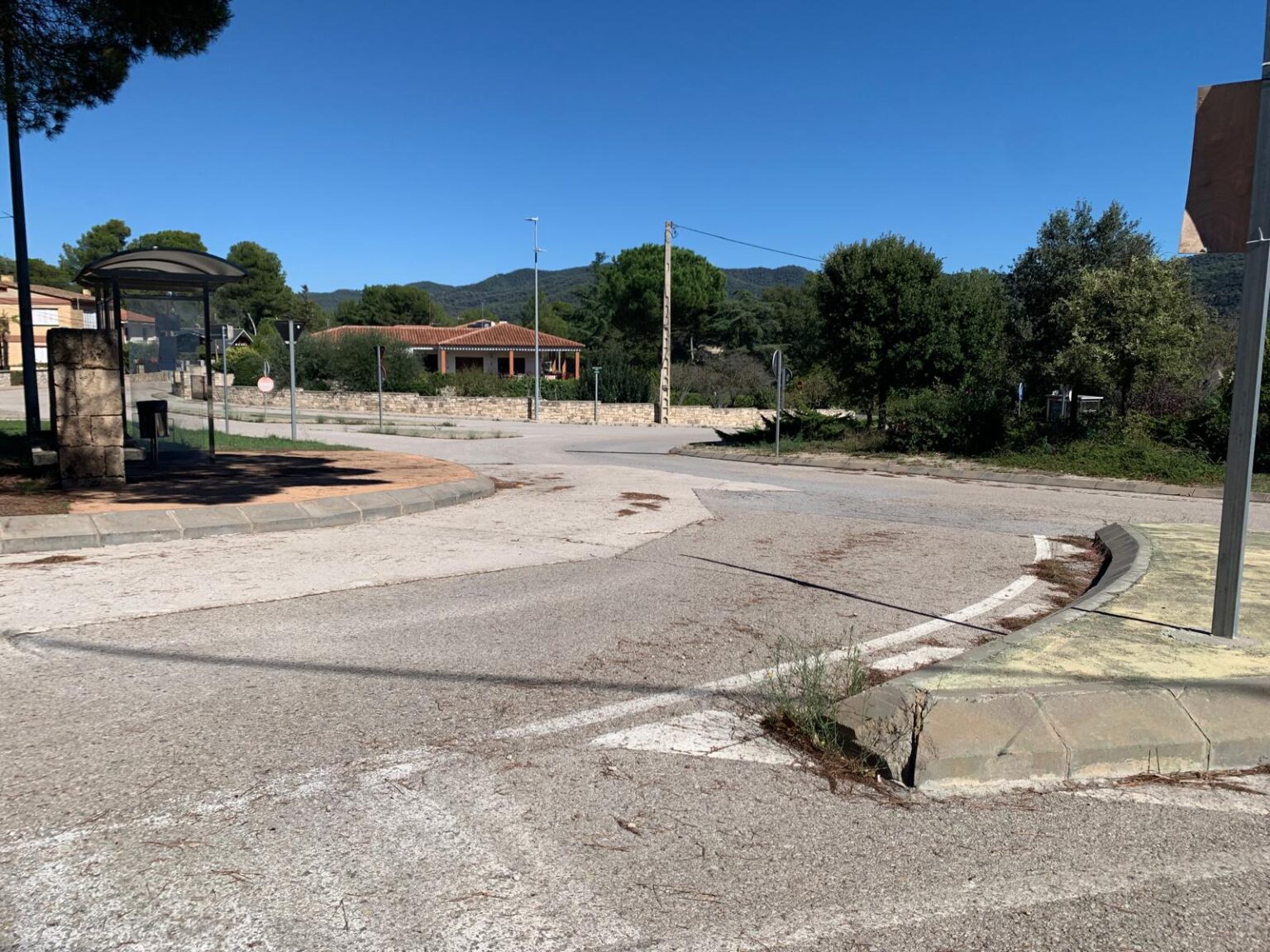 Els veïns del Xaró es queixen de falta de manteniment al barri