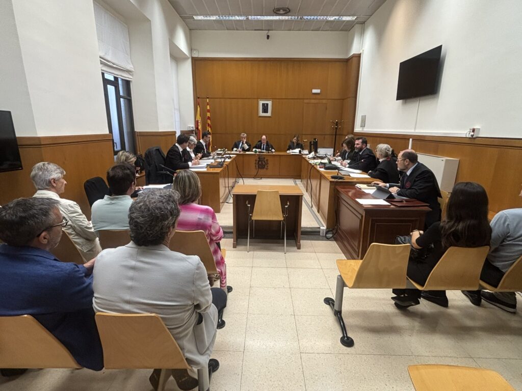 La fiscal retira l’acusació contra Vergés i l’excúpula de Salut per la vacunació de policies i guàrdies civils