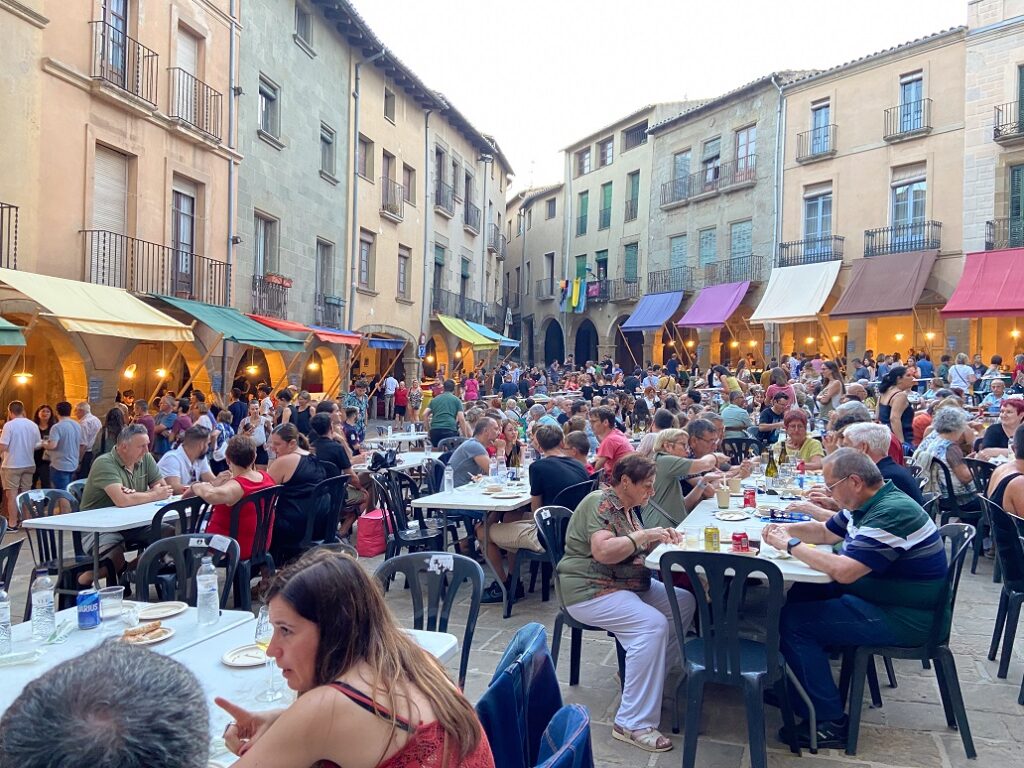 El Tasta la Plaça de Calaf tornarà a omplir dissabte la plaça Gran de gastronomia i música