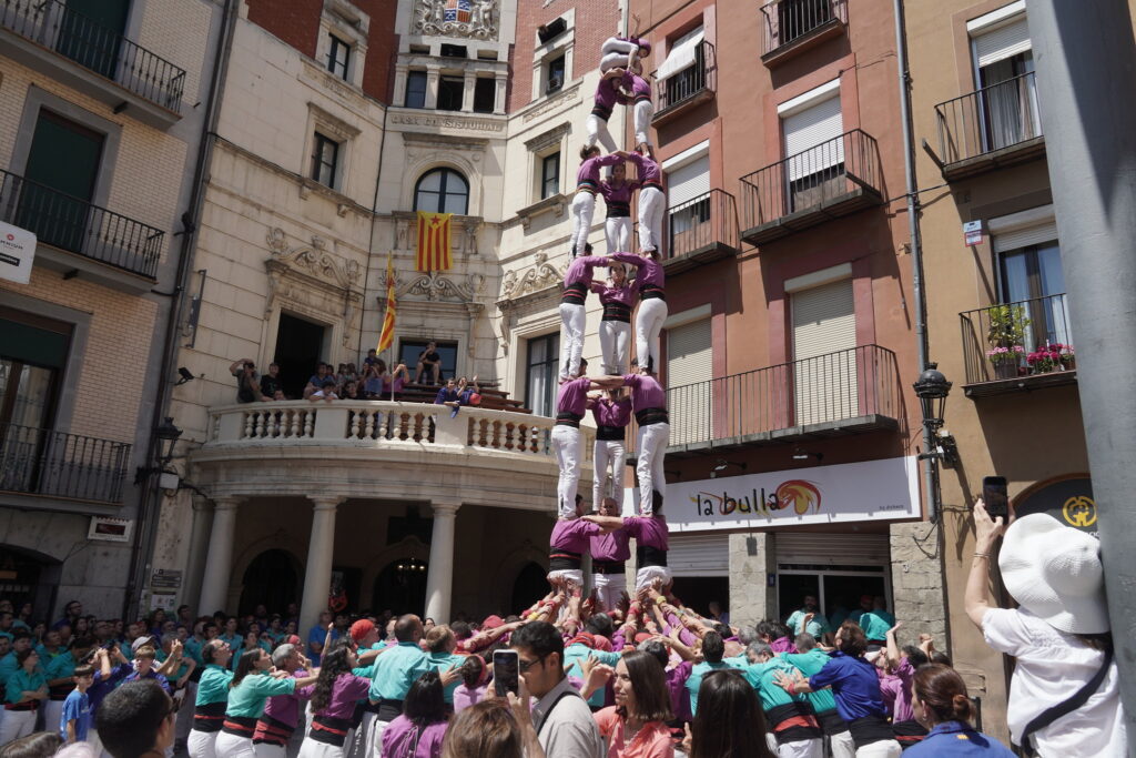Els Moixiganguers porten la tripleta de vuit a la Patum de Berga